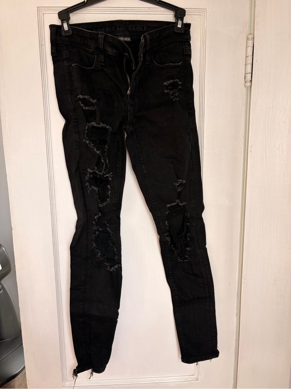 American Eagle Outfitters Black Ripped Women’s Skinny Jeans